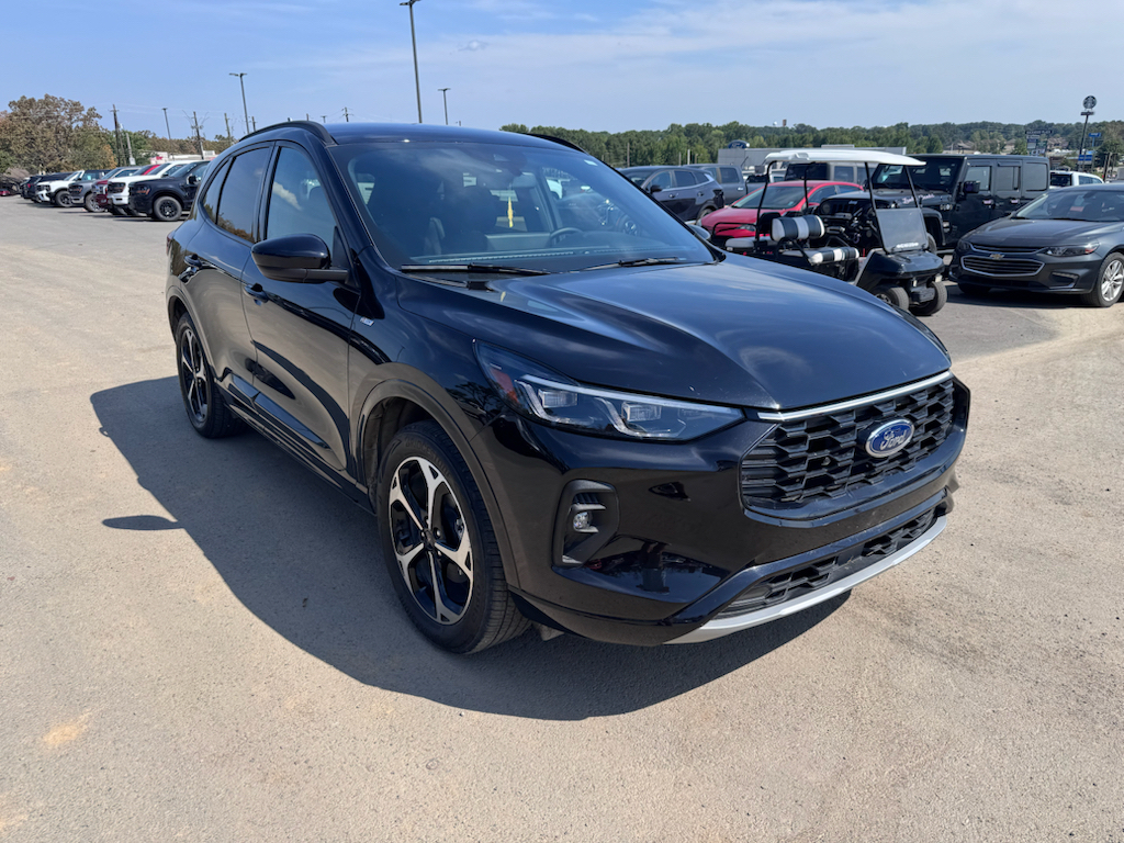 2025 Ford Escape ST-Line Elite photo 3