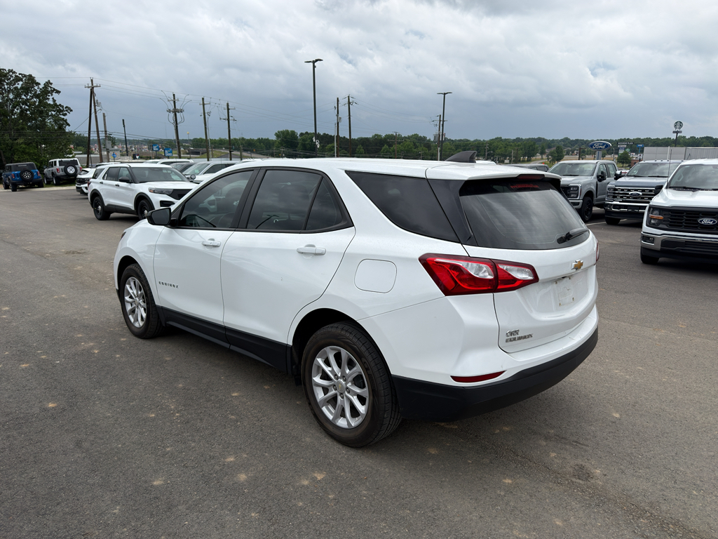 2020 Chevrolet Equinox LS photo 2