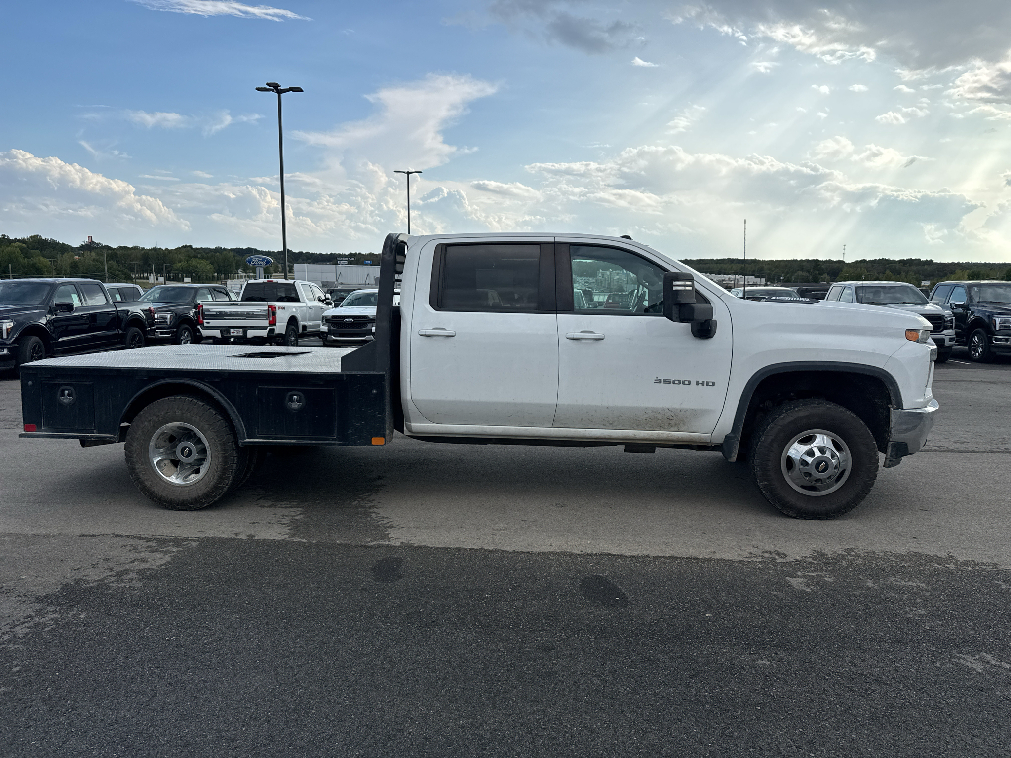 2023 Chevrolet Silverado LT photo 6