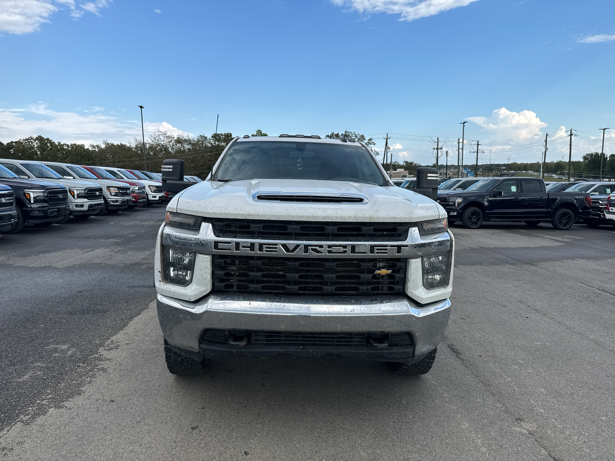 2023 Chevrolet Silverado LT photo 2