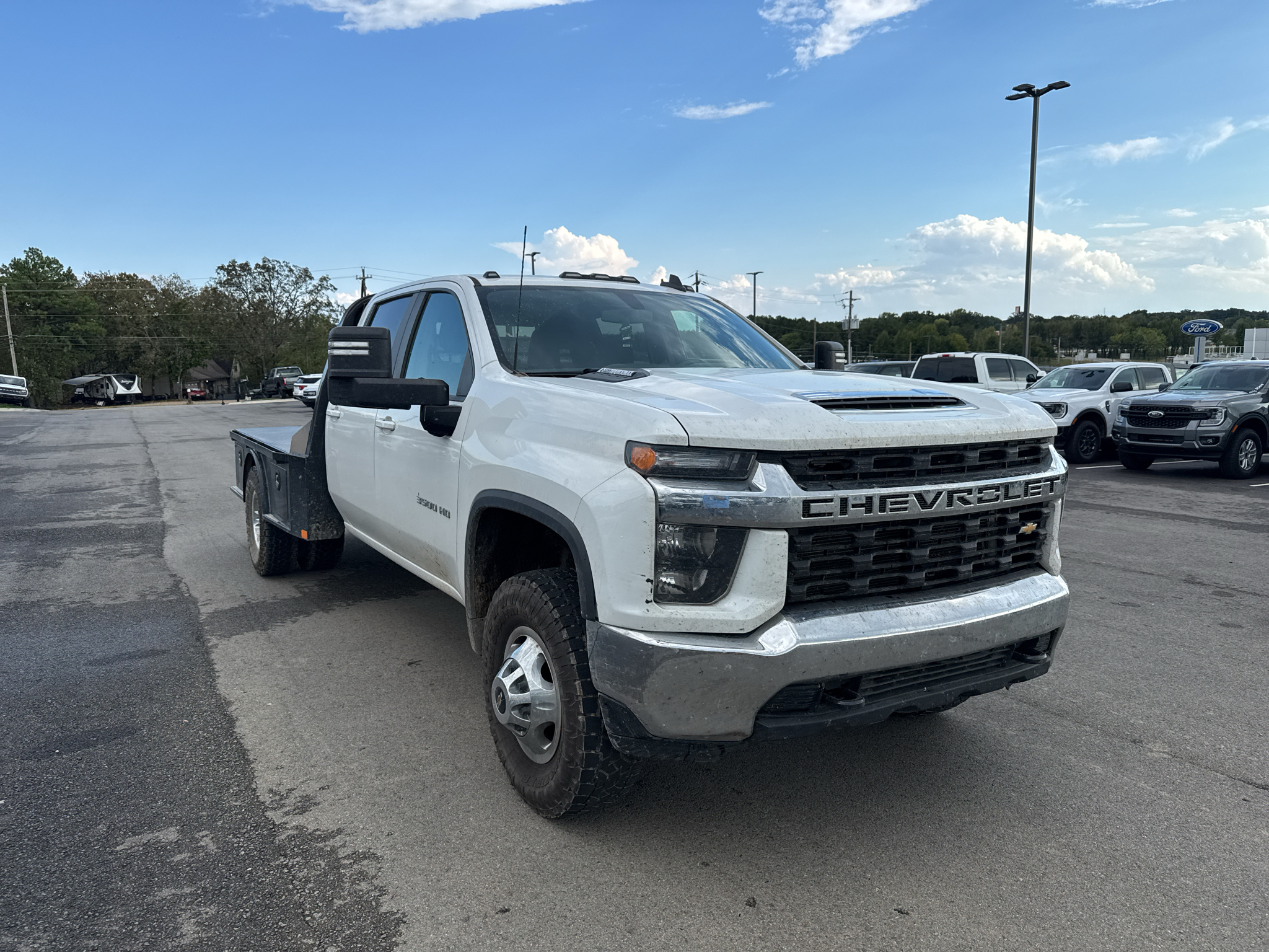 2023 Chevrolet Silverado LT photo 3
