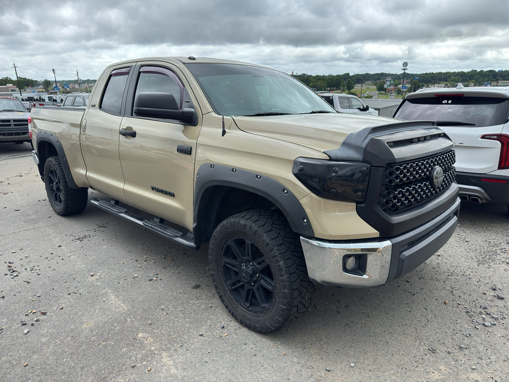 2018 Toyota Tundra SR5 photo 3