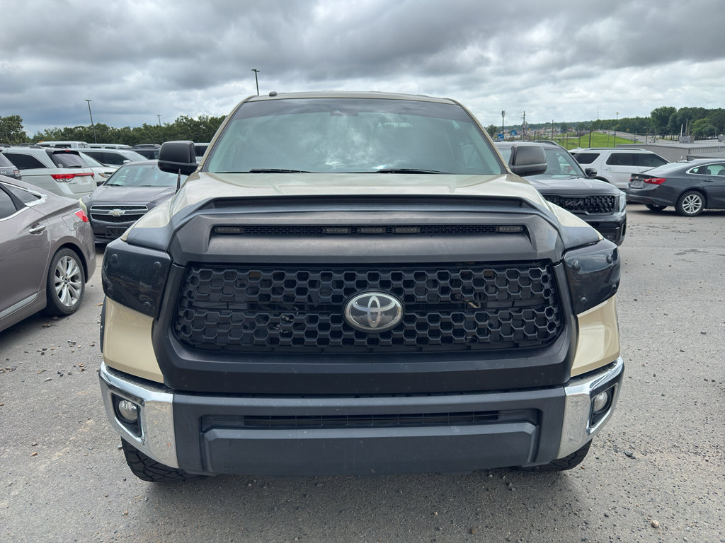 2018 Toyota Tundra SR5 photo 2