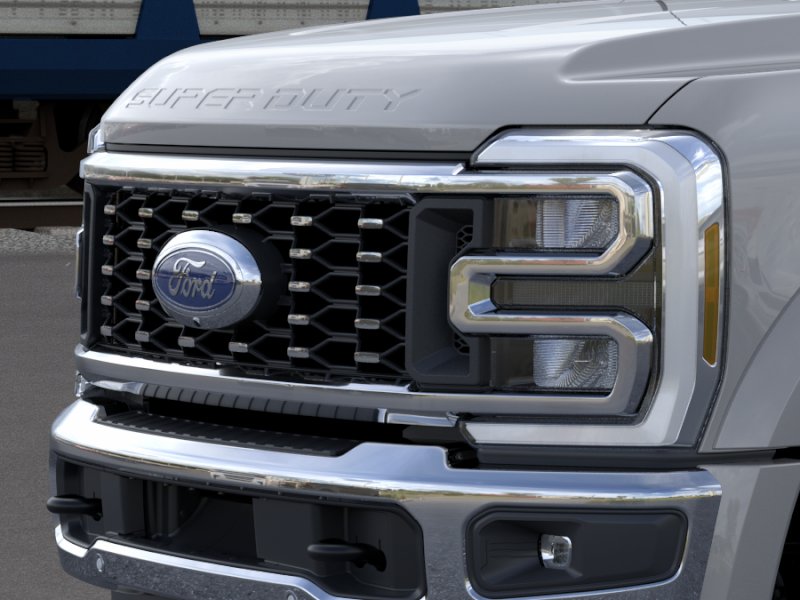 2026 Avalanche Ford Super Duty F-450 DRW LARIAT 4X4 Truck
