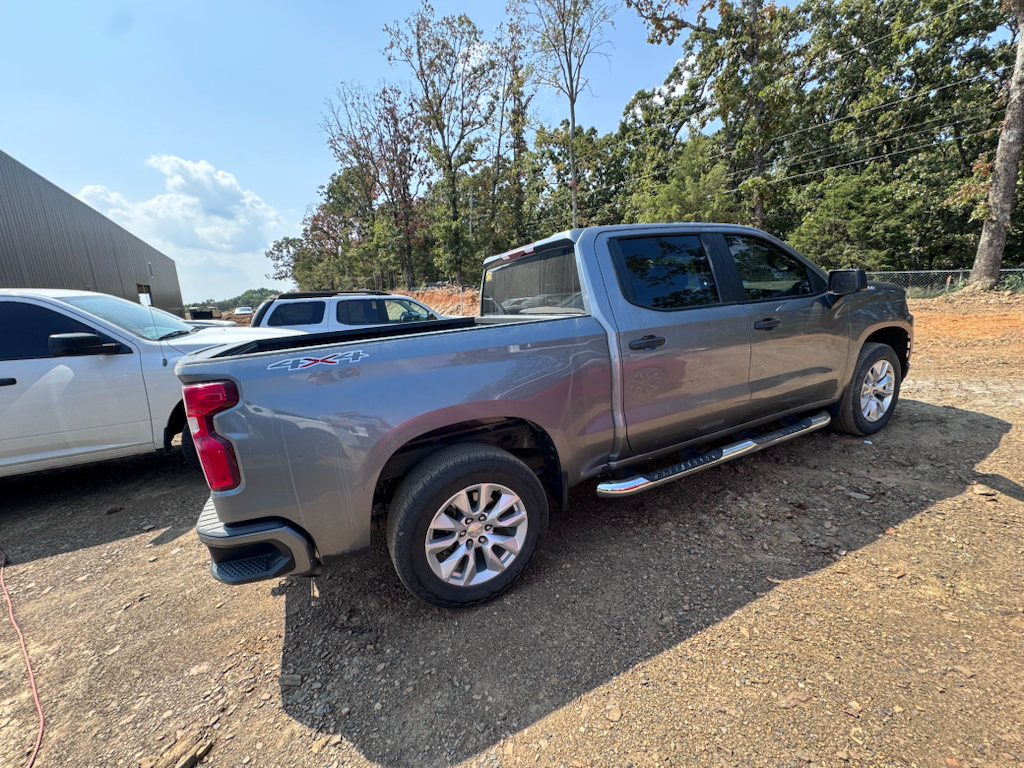 2022 Chevrolet Silverado Custom photo 4