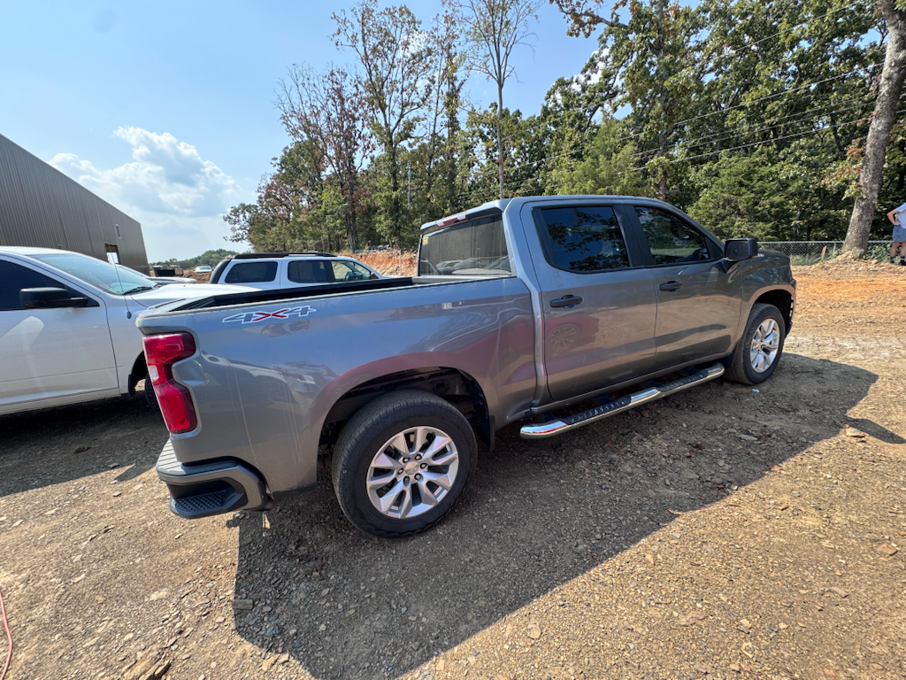 2022 Chevrolet Silverado Custom photo 5