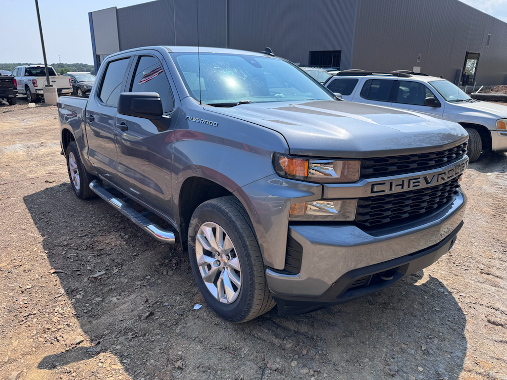 2022 Chevrolet Silverado Custom photo 3