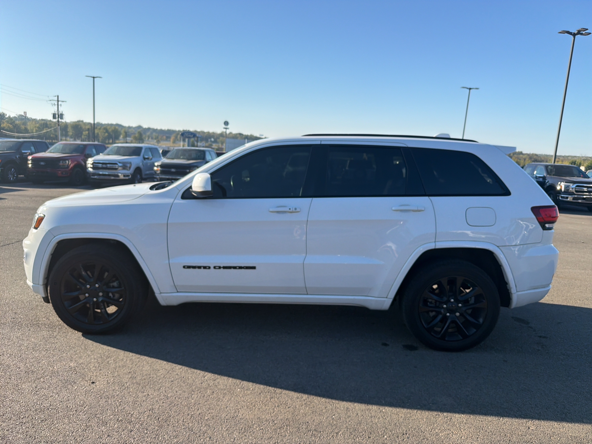 2021 Jeep Grand Cherokee Laredo X photo 2
