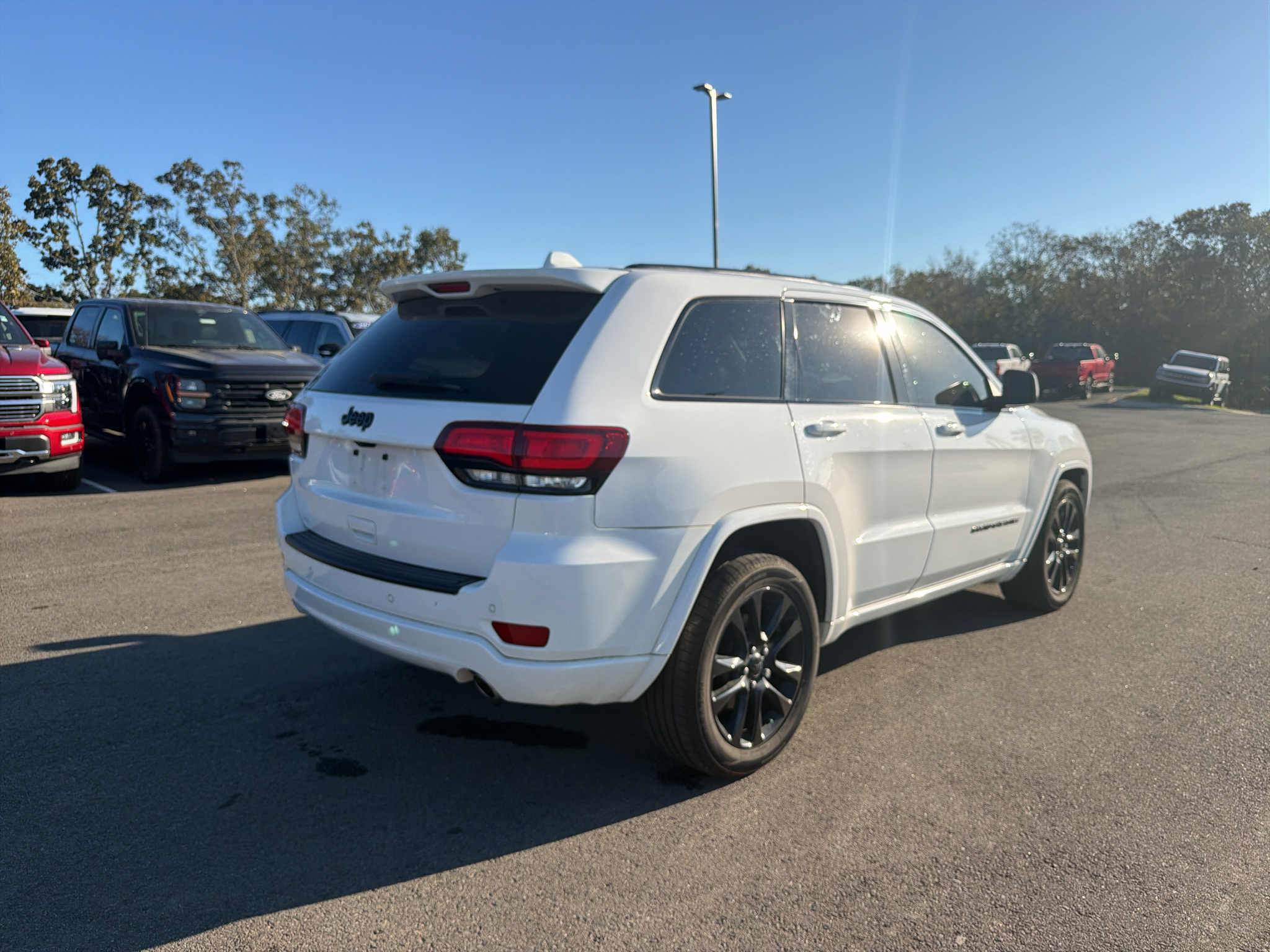 2021 Jeep Grand Cherokee Laredo X photo 5