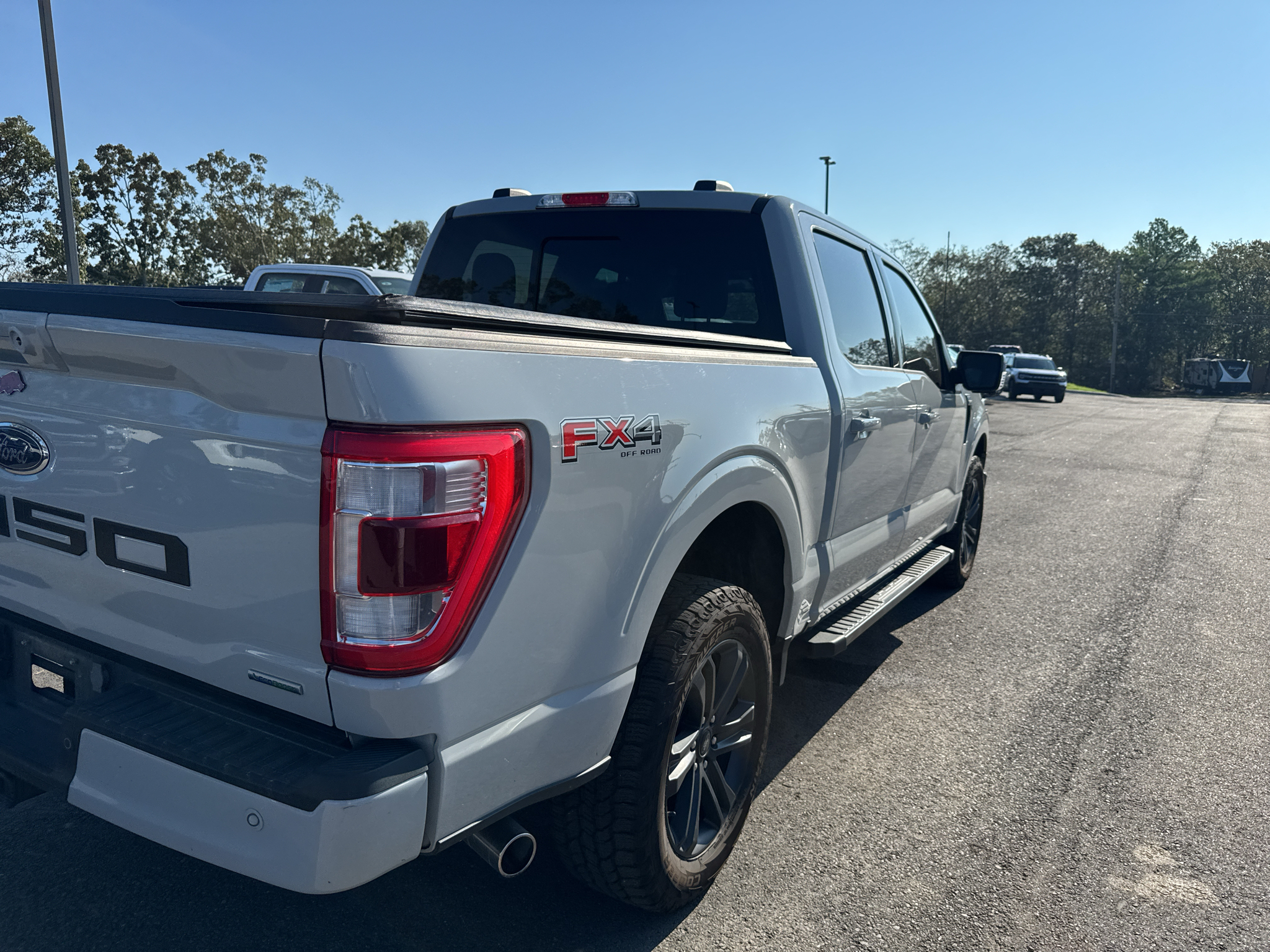 2023 Ford F-150 LARIAT photo 5