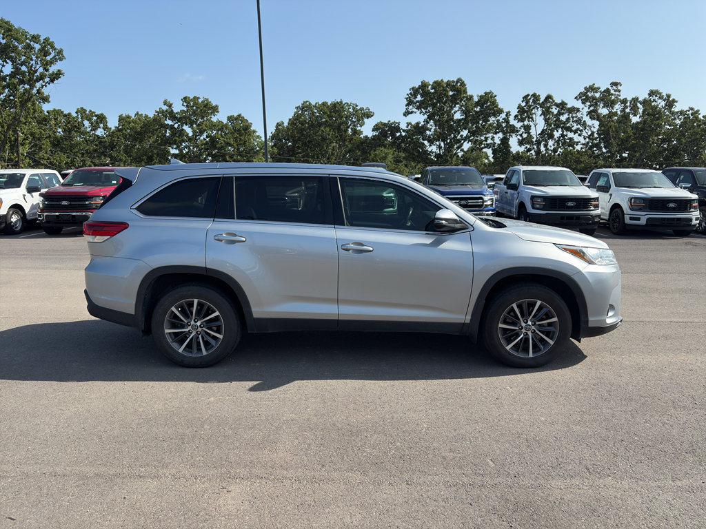 2019 Toyota Highlander XLE photo 5