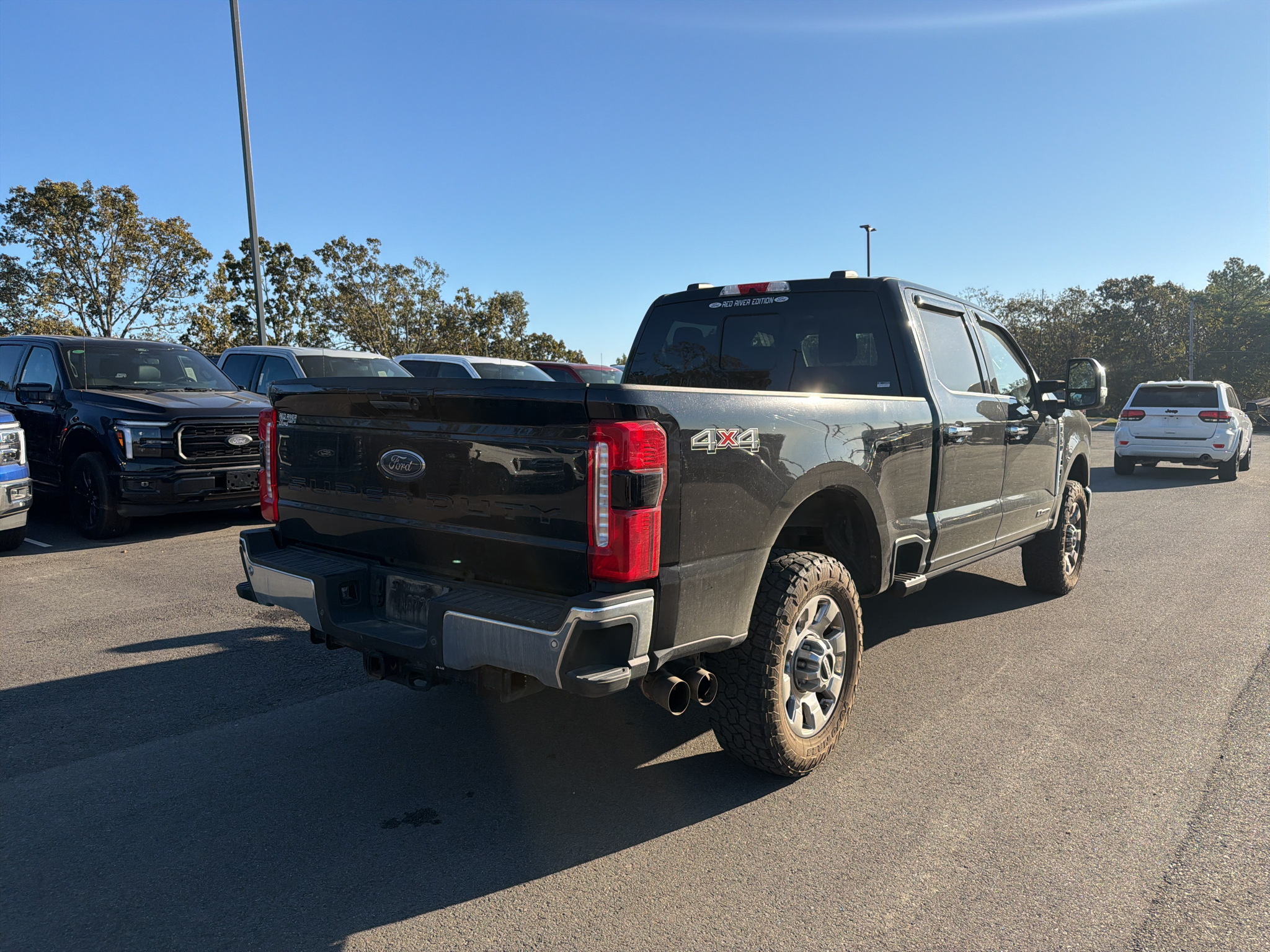 2024 Ford F-350 LARIAT photo 5