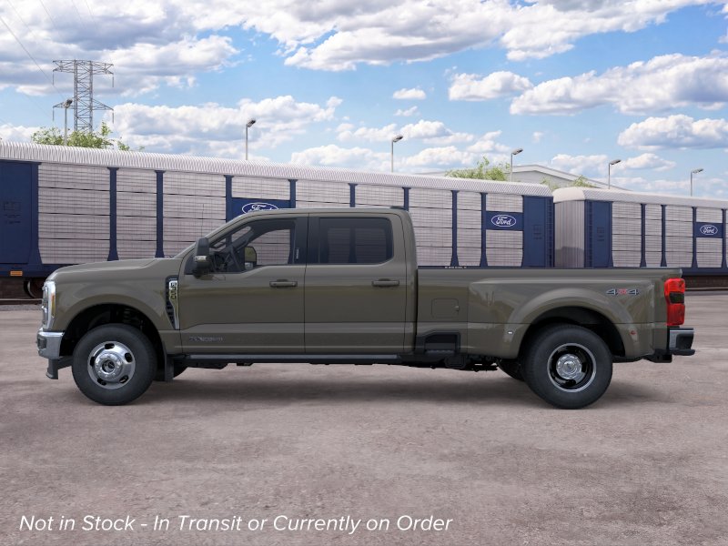 2026 Ford F-350 LARIAT photo 3