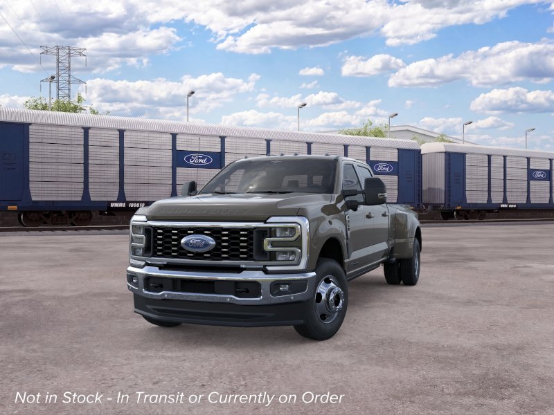 2026 Ford F-350 LARIAT photo 2