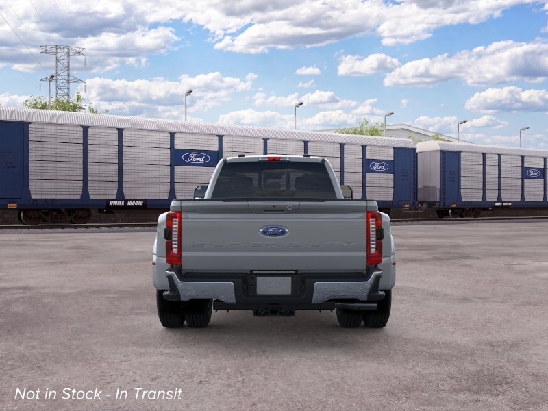 2026 Ford F-350 LARIAT photo 5