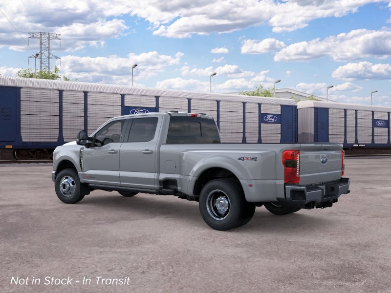 2026 Ford F-350 LARIAT photo 4