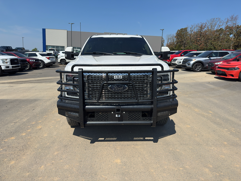 2022 Ford F-350 LARIAT photo 2
