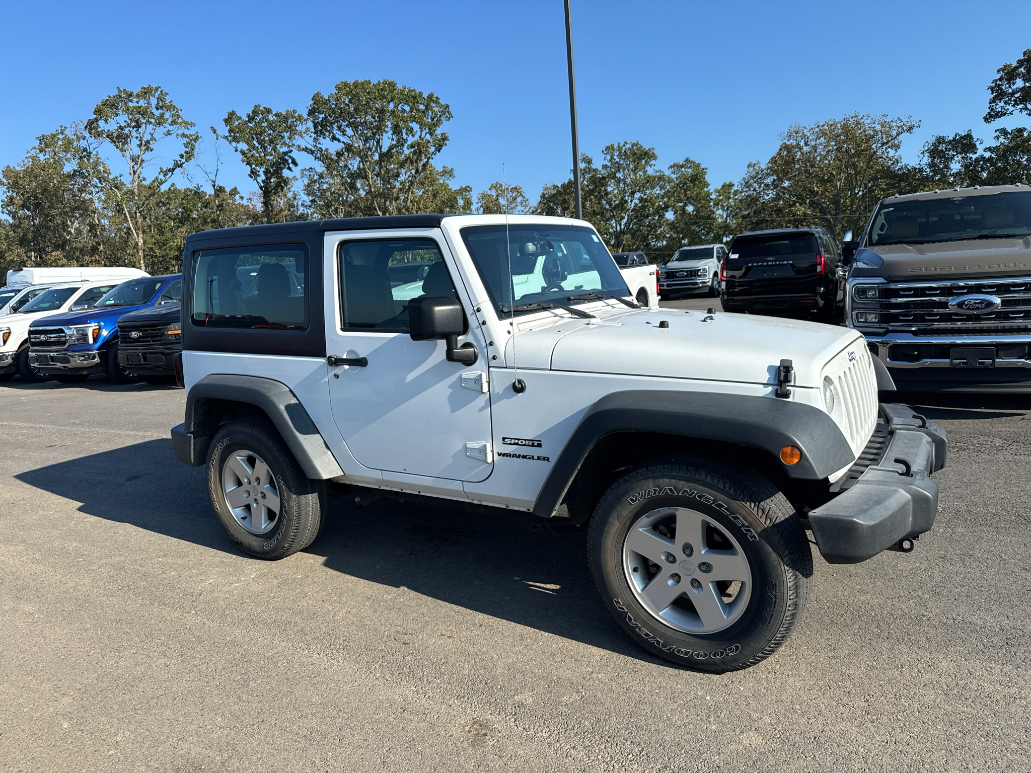 2017 Jeep Wrangler Sport photo 4