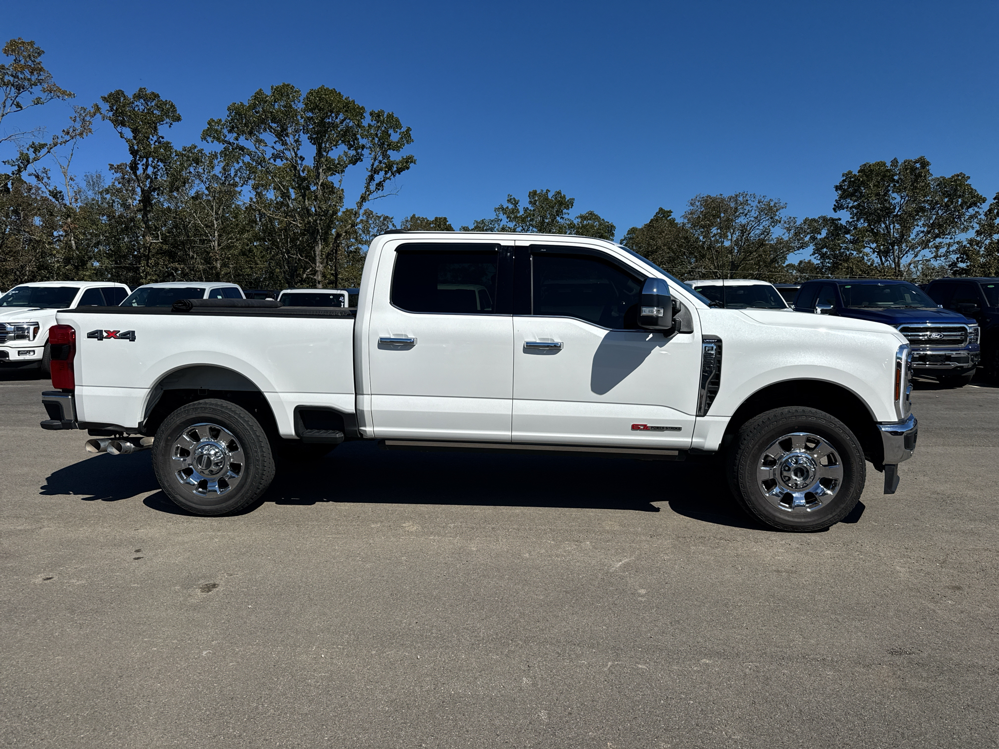 2025 Ford F-250 LARIAT photo 4