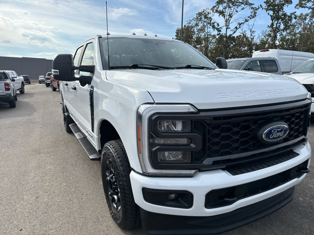 2023 Ford F-250 XL photo 3