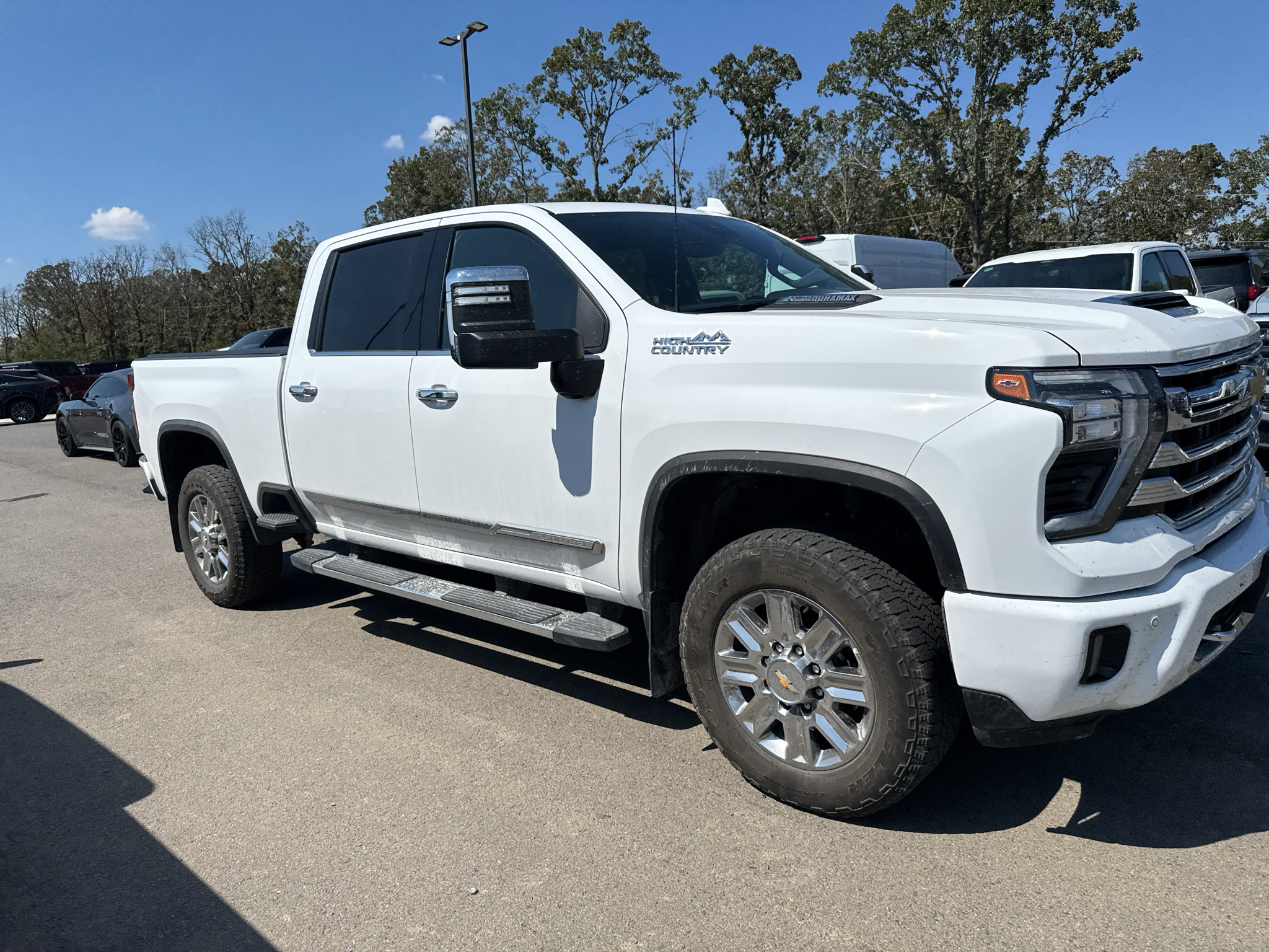 2026 Chevrolet Silverado High Country photo 4