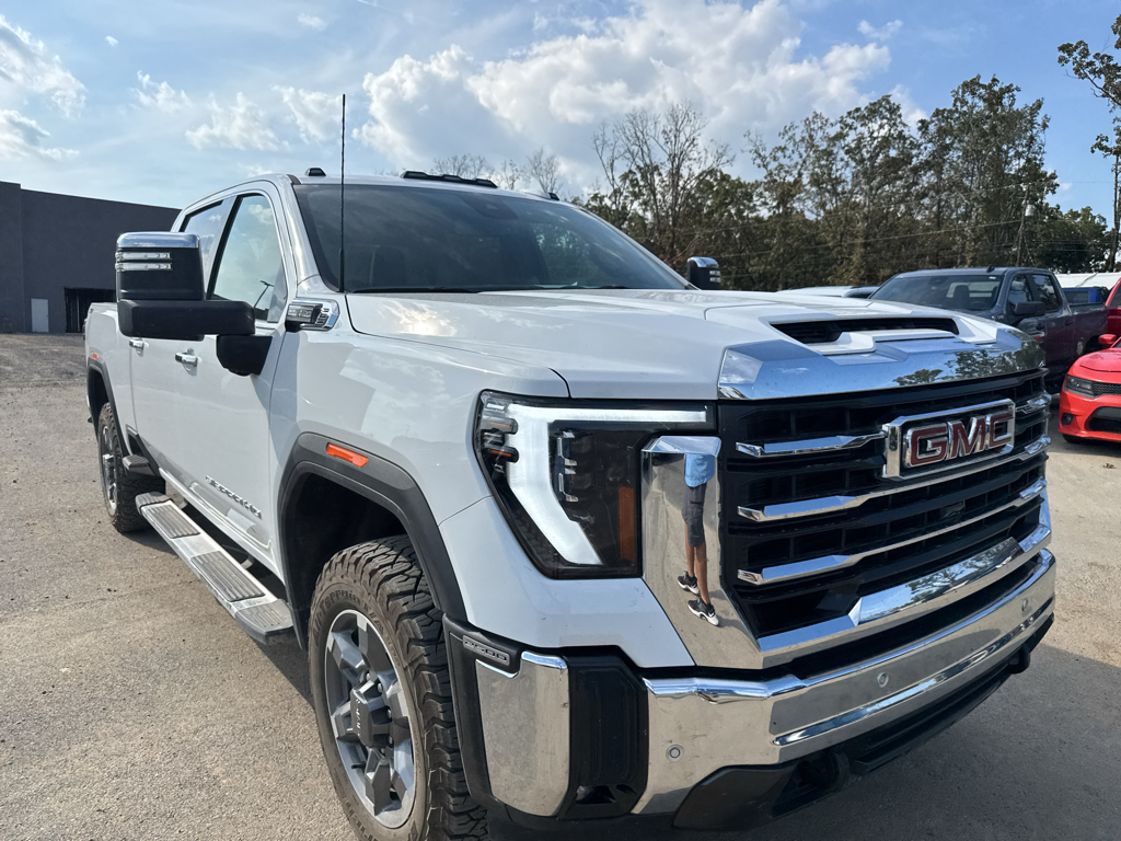 2025 GMC Sierra SLT photo 3