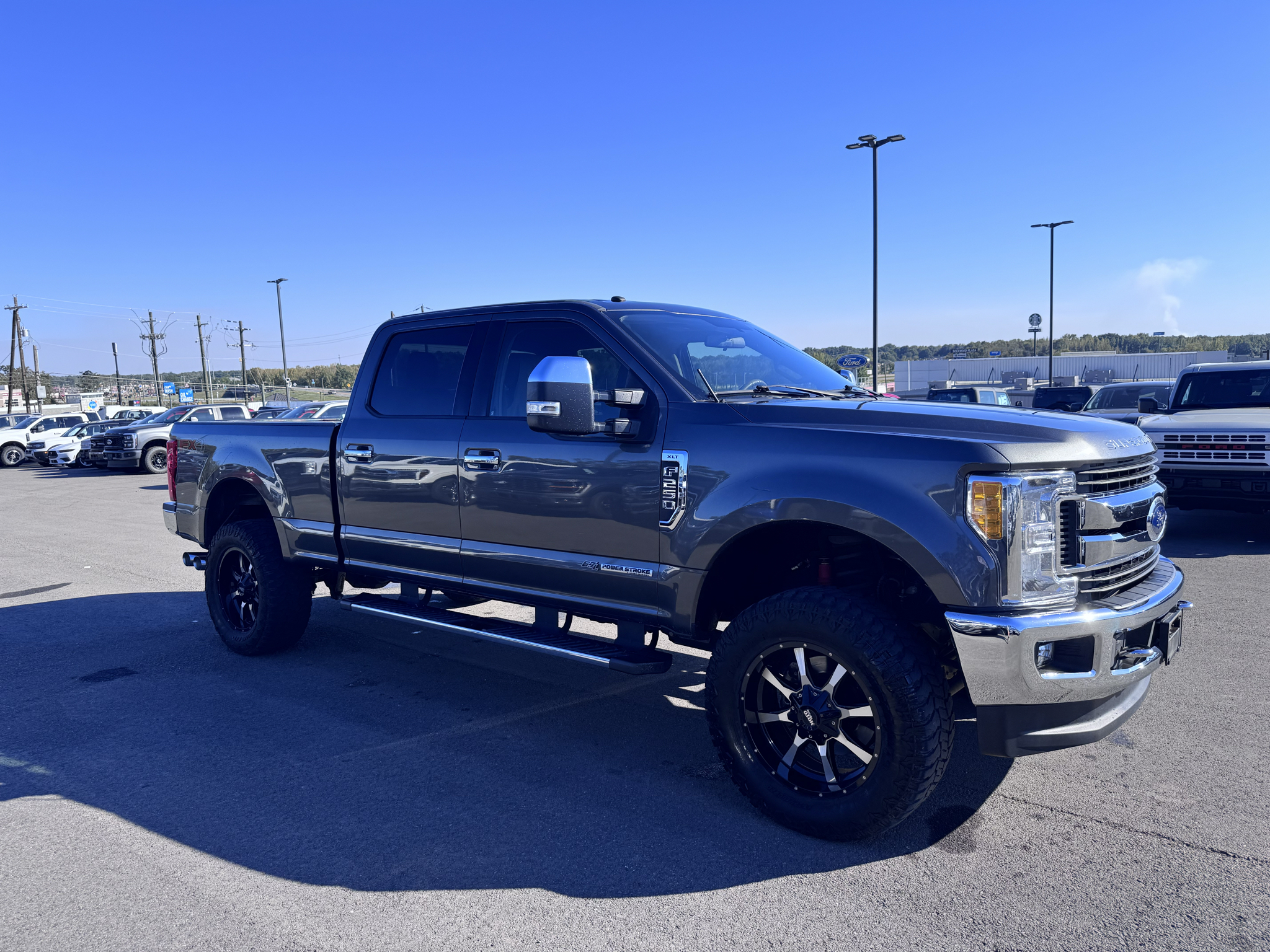2017 Ford F-250 XLT photo 4
