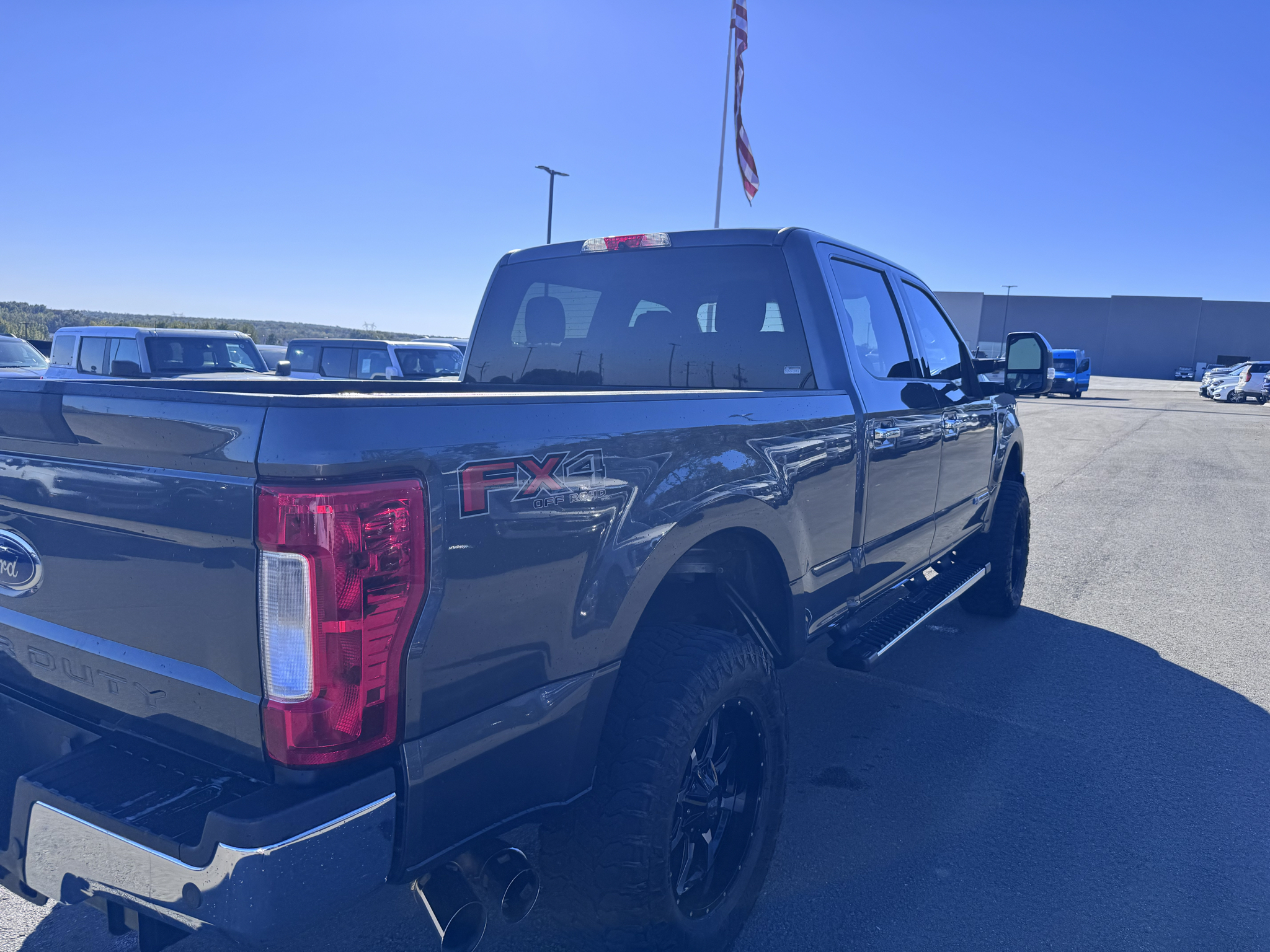 2017 Ford F-250 XLT photo 6