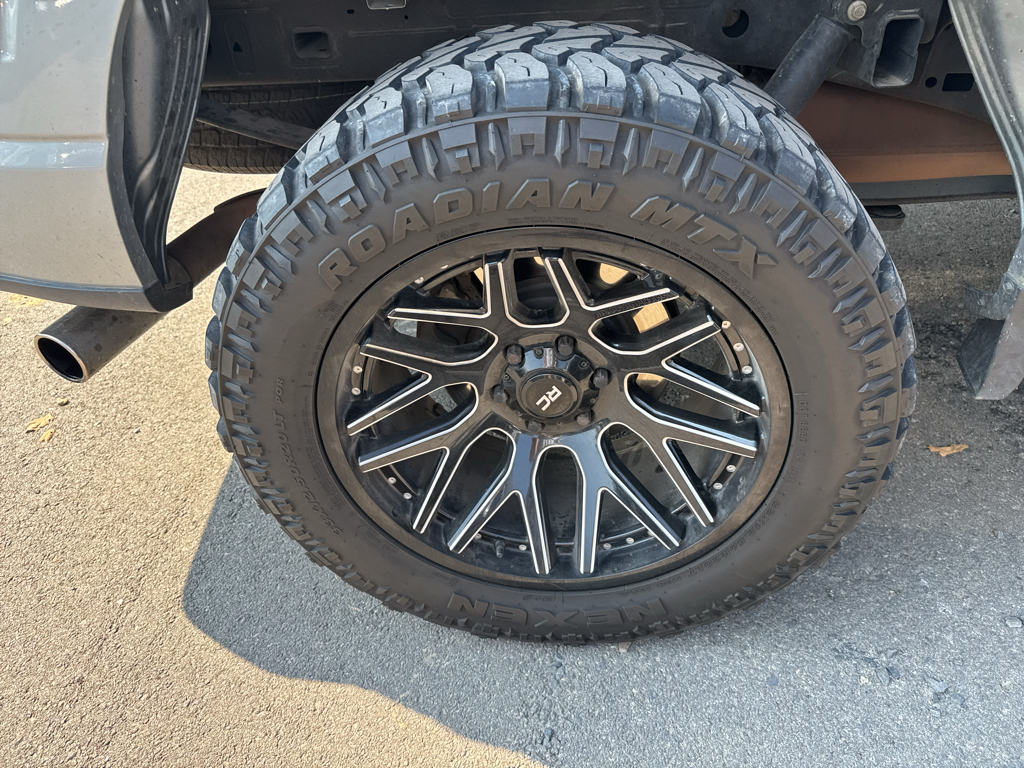 2023 Ford F-150 XLT photo 2