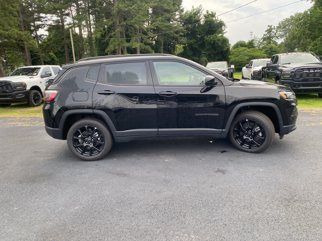 2026 Jeep Compass Latitude Altitude photo 4