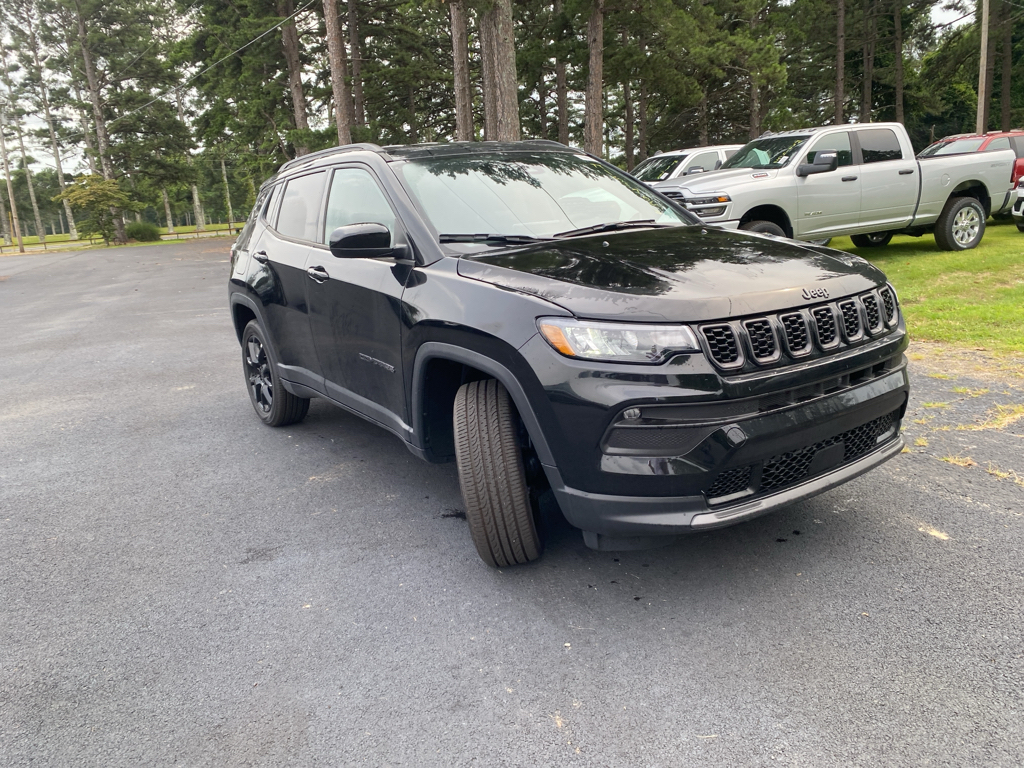 2026 Jeep Compass Latitude Altitude photo 3