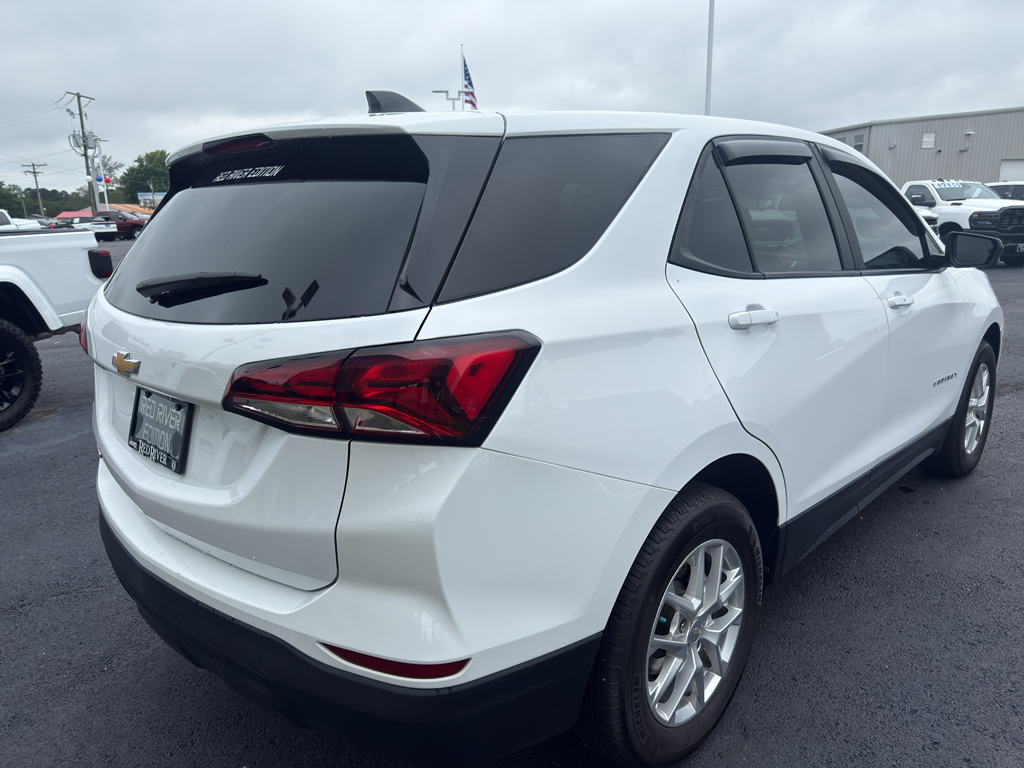 2024 Chevrolet Equinox LS photo 5