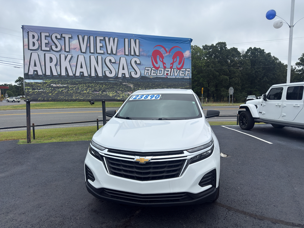 2024 Chevrolet Equinox LS photo 2