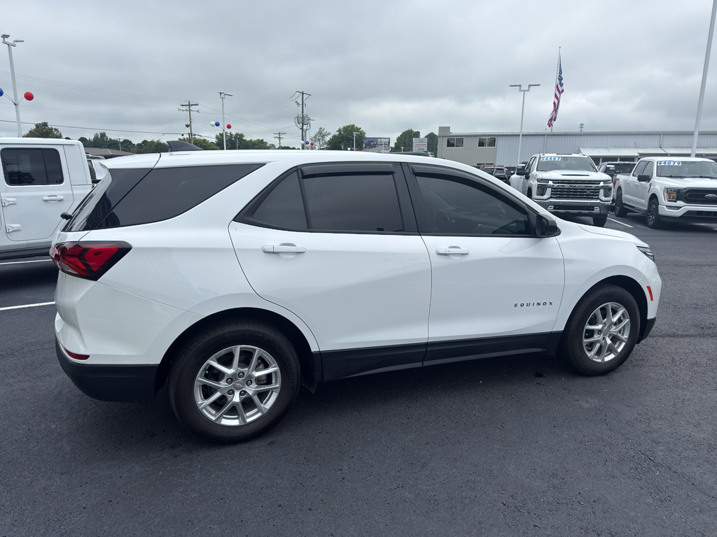 2024 Chevrolet Equinox LS photo 4