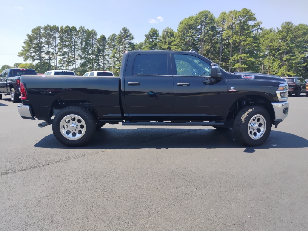 2026 Ram 2500 Tradesman photo 4