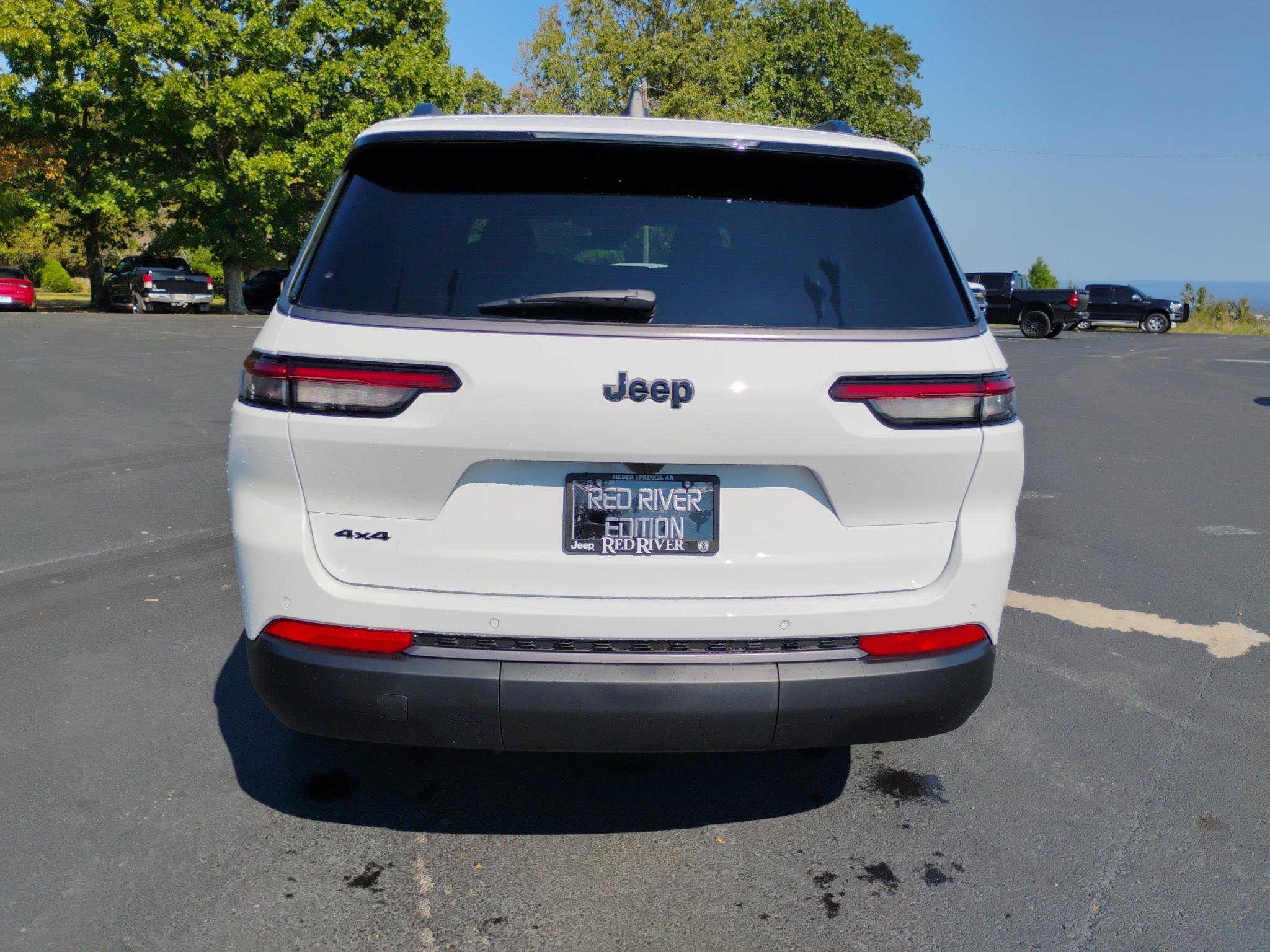 2027 Jeep Grand Cherokee L Laredo Altitude photo 6