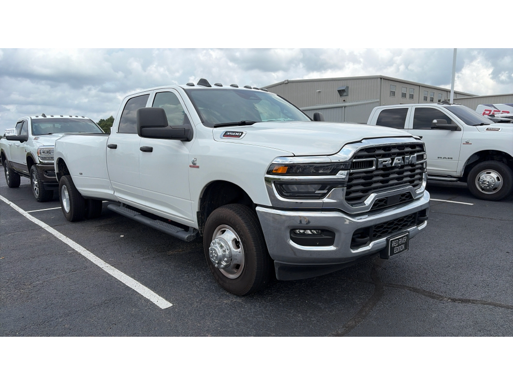 2026 Ram 3500 Tradesman photo 2
