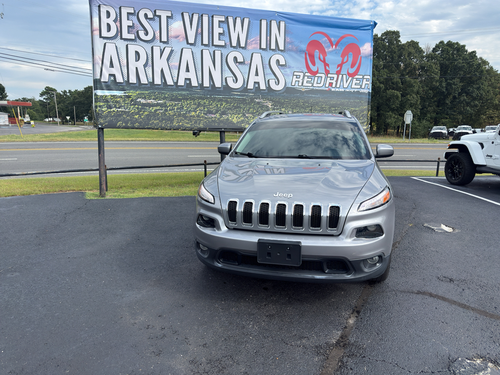 2017 Jeep Cherokee Latitude photo 2