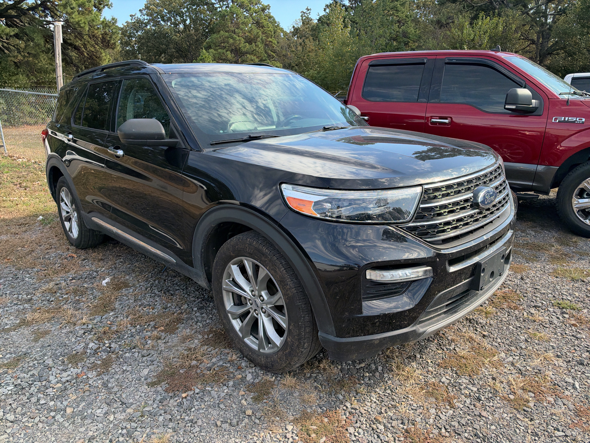 2021 Ford Explorer XLT photo 1