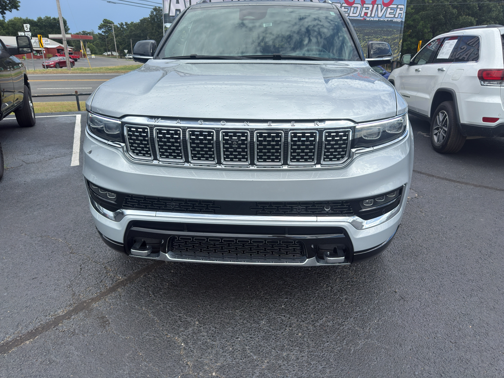 2023 Jeep Grand Wagoneer Series II photo 2