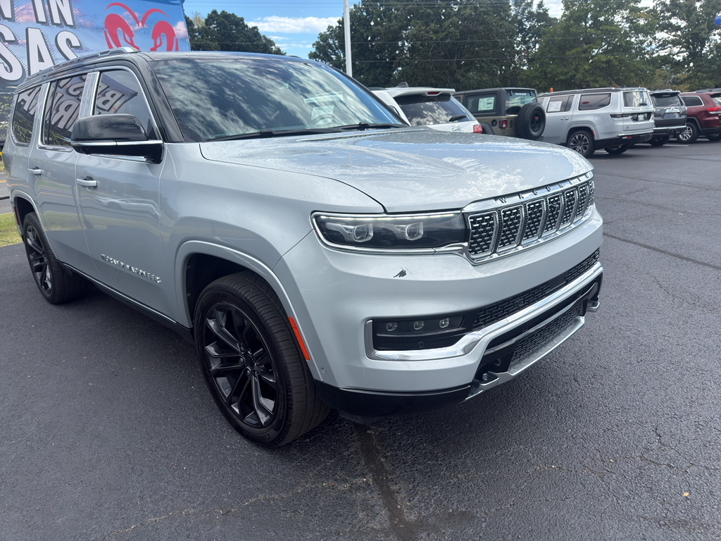 2023 Jeep Grand Wagoneer Series II photo 3