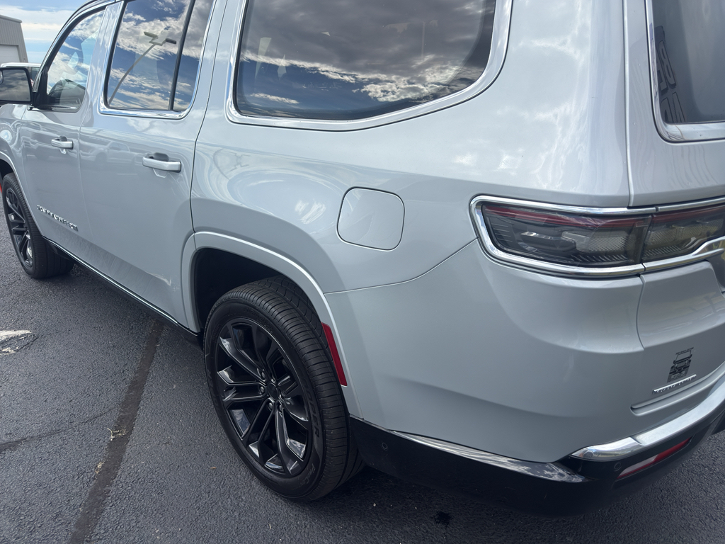 2023 Jeep Grand Wagoneer Series II photo 6