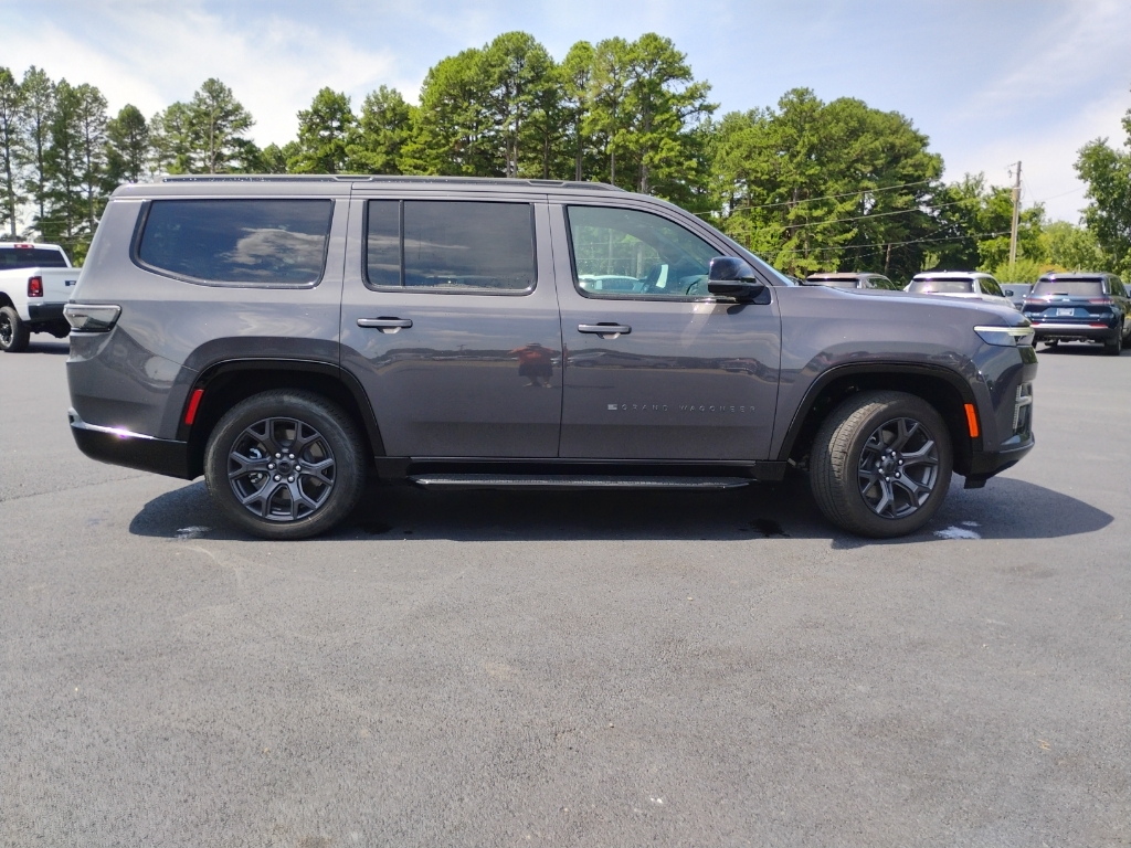 2026 Jeep Grand Wagoneer Limited Altitude photo 4