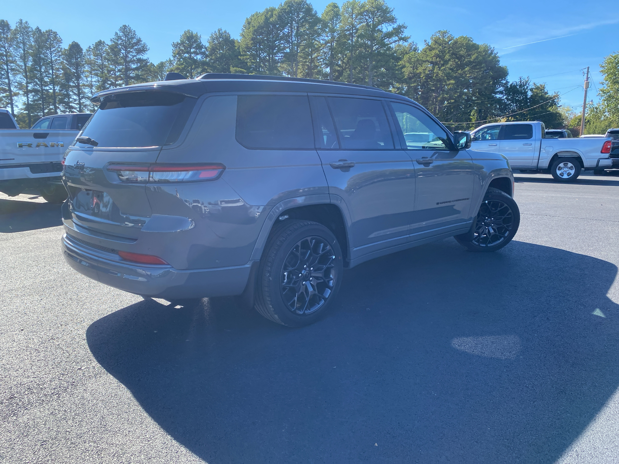 2027 Jeep Grand Cherokee L Summit photo 5