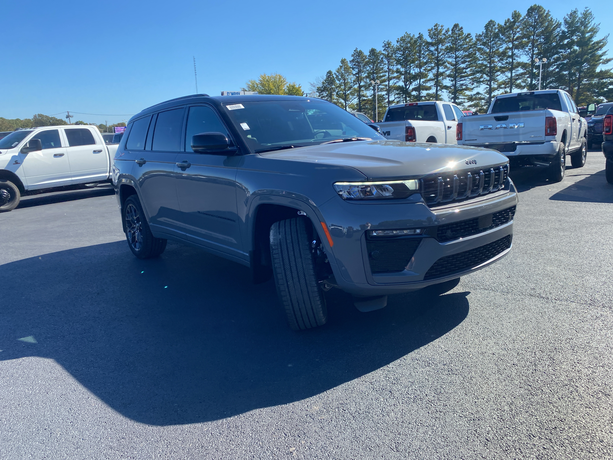 2027 Jeep Grand Cherokee L Summit photo 3