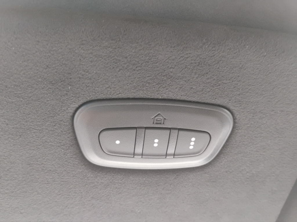 2026 Jeep Grand Wagoneer representative vehicle photo