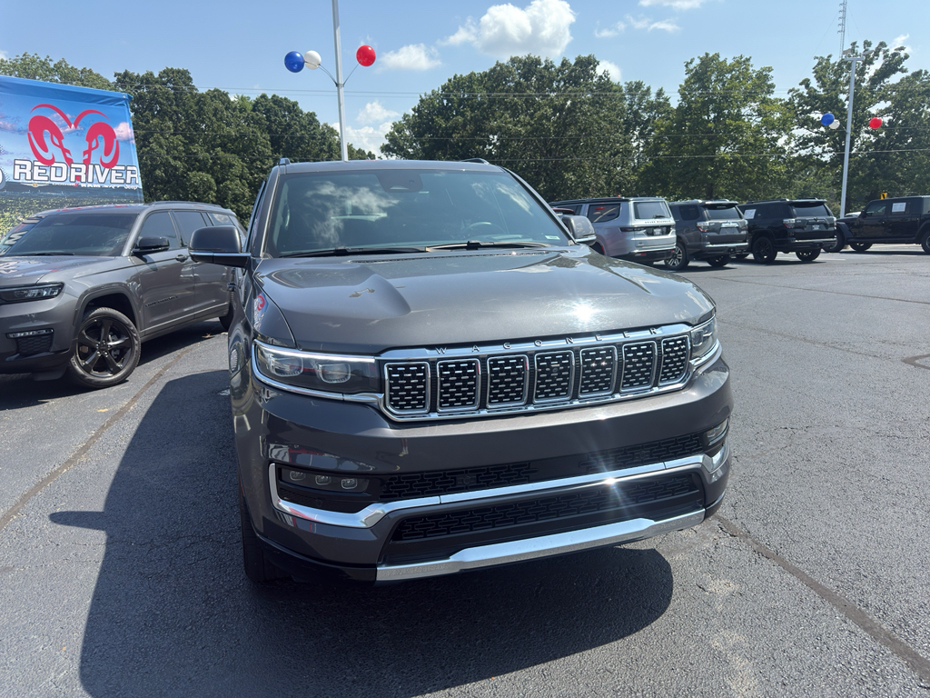 2022 Jeep Grand Wagoneer Series II photo 2