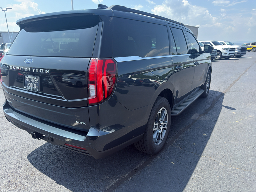 2026 Ford Expedition MAX Active photo 4