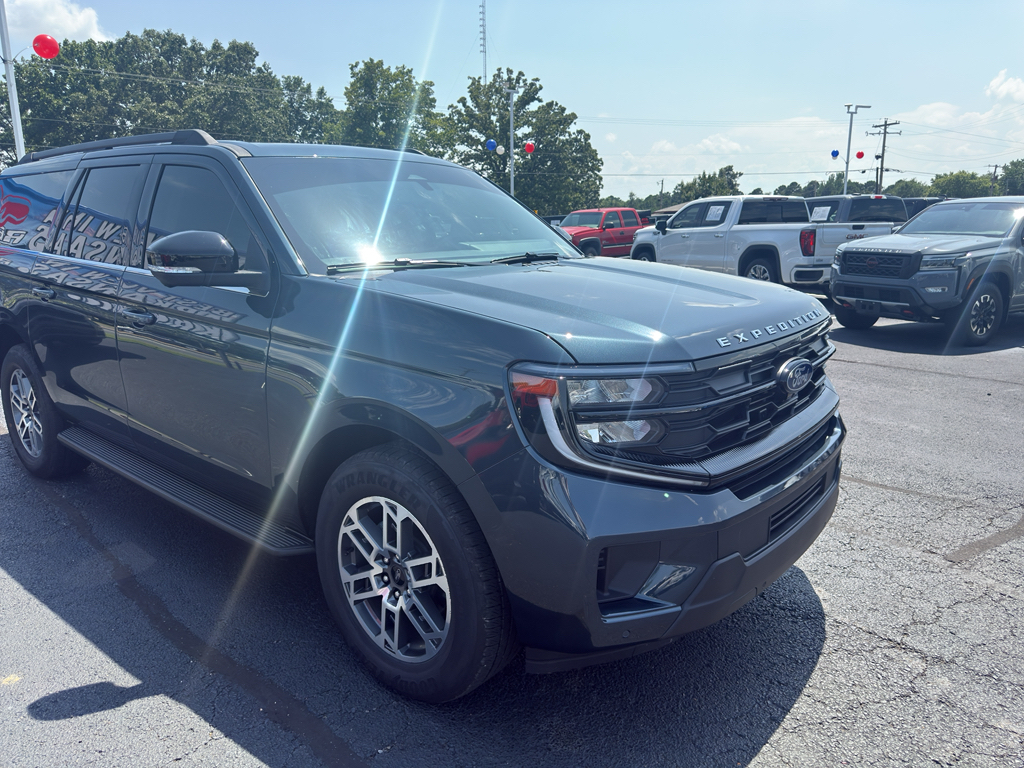 2026 Ford Expedition MAX Active photo 3