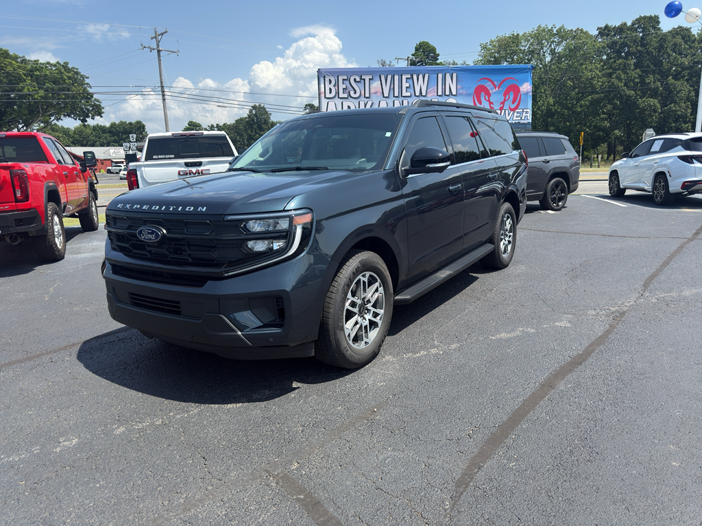 2026 Ford Expedition MAX Active photo 1